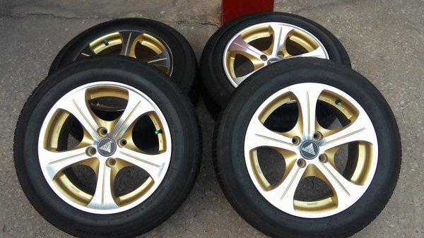 ขายแม็กขอบ 15 พร้อมยาง 4รู100