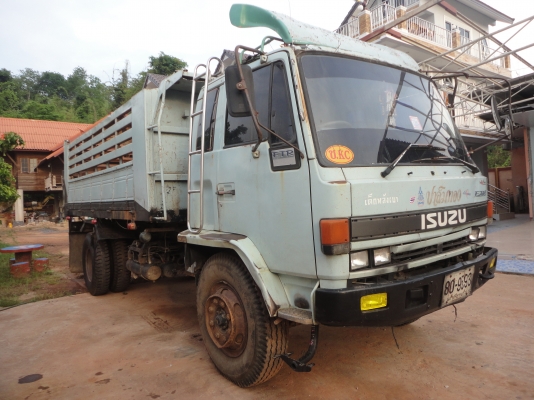 ขายรถบรรทุก 6 ล้อดั้มพ์ ISUZU ROCKY 195 นางฟ้า ห้างแท้ลดราคาเหลือ 680000