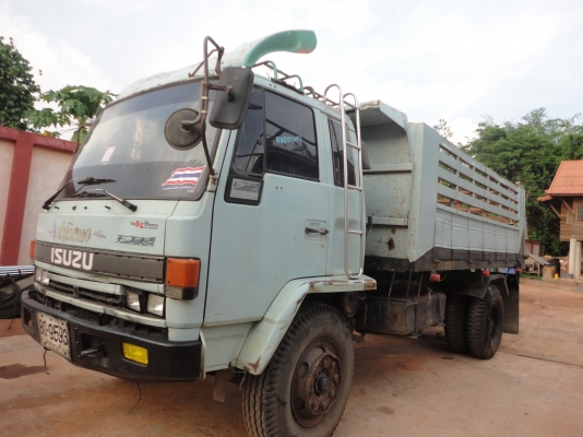 ขายรถบรรทุก 6 ล้อดั้มพ์ ISUZU ROCKY 195 นางฟ้า ห้างแท้ลดราคาเหลือ 680000 ขายรถบรรทุก 6 ล้อดั้มพ์ ISUZU ROCKY 195 นางฟ้า ห้างแท้ลดราคาเหลือ 680000