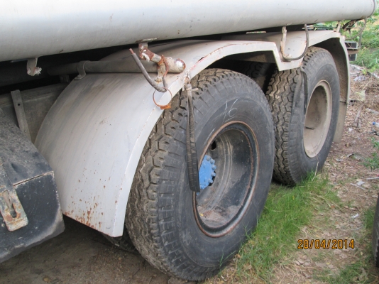 -ISUZU-10ล้อ..เพลาเดียวเครื่อง6BF.รถน้ำสภาพพร้อมใช้..ทะเบียน.ม79.ราคา490.000บ