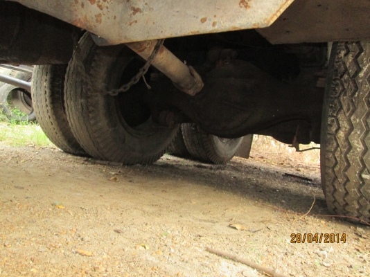 -ISUZU-10ล้อ..เพลาเดียวเครื่อง6BF.รถน้ำสภาพพร้อมใช้..ทะเบียน.ม79.ราคา490.000บ