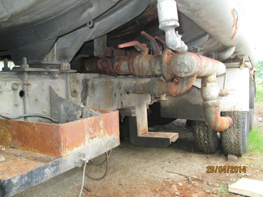 -ISUZU-10ล้อ..เพลาเดียวเครื่อง6BF.รถน้ำสภาพพร้อมใช้..ทะเบียน.ม79.ราคา490.000บ