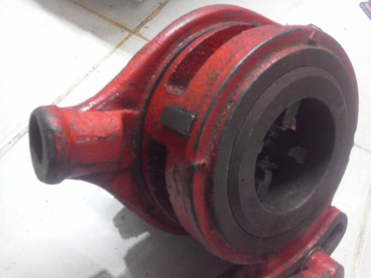 ชุดทำเกลียวท่อประปาด้วยการหมุนด้วยมือ มีปากเกลียวให้อีก 3 ชุดต่างขนาดกันแล้วแต่เลือกใช้ ทำเกลียวท่อได้หลายขนาด(ไม่มีด้ามที่ต่อเพื่อหมุนให้) ชุดทำเกลียวท่อประปาด้วยการหมุนด้วยมือ มีปากเกลียวให้อีก 3 ชุดต่างขนาดกันแล้วแต่เลือกใช้ ทำเกลียวท่อได้หลายขนาด(ไม่มีด้ามที่ต่อเพื่อหมุนให้)