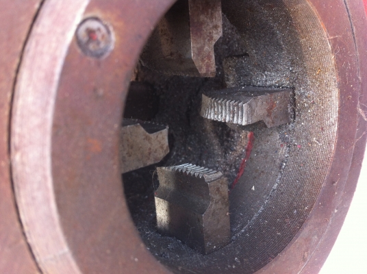 ชุดทำเกลียวท่อประปาด้วยการหมุนด้วยมือ มีปากเกลียวให้อีก 3 ชุดต่างขนาดกันแล้วแต่เลือกใช้ ทำเกลียวท่อได้หลายขนาด(ไม่มีด้ามที่ต่อเพื่อหมุนให้) ชุดทำเกลียวท่อประปาด้วยการหมุนด้วยมือ มีปากเกลียวให้อีก 3 ชุดต่างขนาดกันแล้วแต่เลือกใช้ ทำเกลียวท่อได้หลายขนาด(ไม่มีด้ามที่ต่อเพื่อหมุนให้)