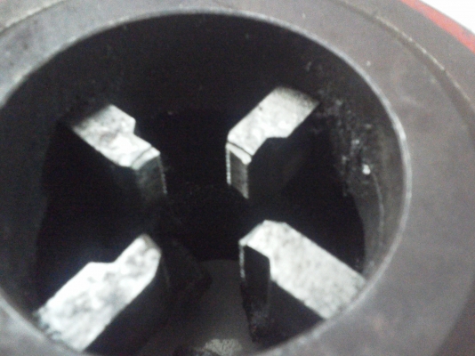 ชุดทำเกลียวท่อประปาด้วยการหมุนด้วยมือ มีปากเกลียวให้อีก 3 ชุดต่างขนาดกันแล้วแต่เลือกใช้ ทำเกลียวท่อได้หลายขนาด(ไม่มีด้ามที่ต่อเพื่อหมุนให้) ชุดทำเกลียวท่อประปาด้วยการหมุนด้วยมือ มีปากเกลียวให้อีก 3 ชุดต่างขนาดกันแล้วแต่เลือกใช้ ทำเกลียวท่อได้หลายขนาด(ไม่มีด้ามที่ต่อเพื่อหมุนให้)