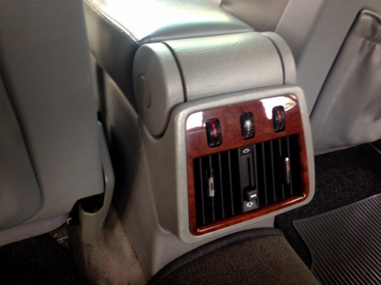 **450,000 บ.ต่อรอง**ขาย รถเก๋งสวยๆ MERCEDES BENZ S-CLASS S320 ปี40 เครื่องเดิมมเกียร์เดิม ติดLPG ถังโดนัท(ลงเล่ม) เครื่องแรง แน่นๆ ไม่มีเยิ้ม ช่วงล่างหนึบ หน้า-หลังเดิมๆ ภายในเก๋งโอ่อ่า สวยหรูหรา FULL OPTION ล้อแม็กสวย ยางสวยเต็ม เช็คศูนย์ตลอด สีสันเงาวาว