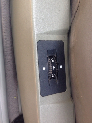 **450,000 บ.ต่อรอง**ขาย รถเก๋งสวยๆ MERCEDES BENZ S-CLASS S320 ปี40 เครื่องเดิมมเกียร์เดิม ติดLPG ถังโดนัท(ลงเล่ม) เครื่องแรง แน่นๆ ไม่มีเยิ้ม ช่วงล่างหนึบ หน้า-หลังเดิมๆ ภายในเก๋งโอ่อ่า สวยหรูหรา FULL OPTION ล้อแม็กสวย ยางสวยเต็ม เช็คศูนย์ตลอด สีสันเงาวาว