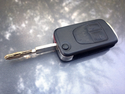 **450,000 บ.ต่อรอง**ขาย รถเก๋งสวยๆ MERCEDES BENZ S-CLASS S320 ปี40 เครื่องเดิมมเกียร์เดิม ติดLPG ถังโดนัท(ลงเล่ม) เครื่องแรง แน่นๆ ไม่มีเยิ้ม ช่วงล่างหนึบ หน้า-หลังเดิมๆ ภายในเก๋งโอ่อ่า สวยหรูหรา FULL OPTION ล้อแม็กสวย ยางสวยเต็ม เช็คศูนย์ตลอด สีสันเงาวาว