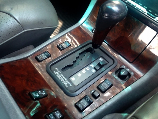 **450,000 บ.ต่อรอง**ขาย รถเก๋งสวยๆ MERCEDES BENZ S-CLASS S320 ปี40 เครื่องเดิมมเกียร์เดิม ติดLPG ถังโดนัท(ลงเล่ม) เครื่องแรง แน่นๆ ไม่มีเยิ้ม ช่วงล่างหนึบ หน้า-หลังเดิมๆ ภายในเก๋งโอ่อ่า สวยหรูหรา FULL OPTION ล้อแม็กสวย ยางสวยเต็ม เช็คศูนย์ตลอด สีสันเงาวาว