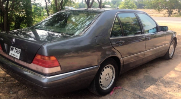 **450,000 บ.ต่อรอง**ขาย รถเก๋งสวยๆ MERCEDES BENZ S-CLASS S320 ปี40 เครื่องเดิมมเกียร์เดิม ติดLPG ถังโดนัท(ลงเล่ม) เครื่องแรง แน่นๆ ไม่มีเยิ้ม ช่วงล่างหนึบ หน้า-หลังเดิมๆ ภายในเก๋งโอ่อ่า สวยหรูหรา FULL OPTION ล้อแม็กสวย ยางสวยเต็ม เช็คศูนย์ตลอด สีสันเงาวาว