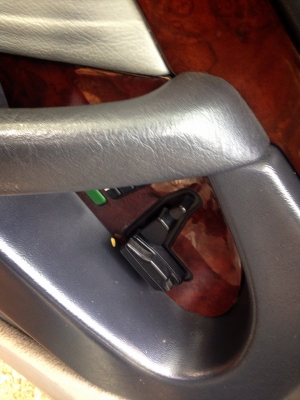 **450,000 บ.ต่อรอง**ขาย รถเก๋งสวยๆ MERCEDES BENZ S-CLASS S320 ปี40 เครื่องเดิมมเกียร์เดิม ติดLPG ถังโดนัท(ลงเล่ม) เครื่องแรง แน่นๆ ไม่มีเยิ้ม ช่วงล่างหนึบ หน้า-หลังเดิมๆ ภายในเก๋งโอ่อ่า สวยหรูหรา FULL OPTION ล้อแม็กสวย ยางสวยเต็ม เช็คศูนย์ตลอด สีสันเงาวาว