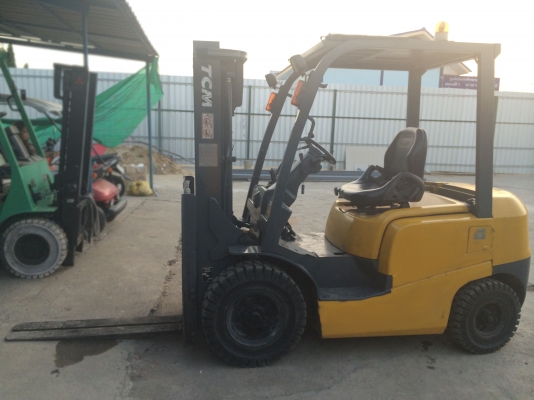 TCM รุ่นล่าสุดT3 ยกได้ 2.5 ตัน ยกสูง 3 เมตร สภาพดีมาก 265,000 ติดต่อ 094-426-7888 จะเด็ด