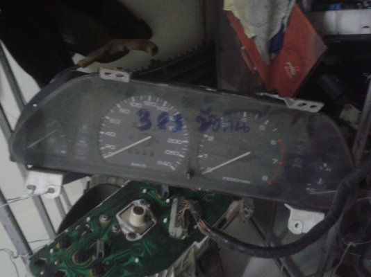 เรือนไมล์มาสด้า323