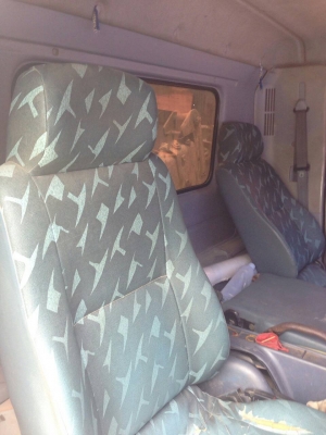 HINO FC4JJRA 6ล้อ165แรงพื้นเรียบติดเครน(เฮี๊ยบ)3ตัน ปี2548...สภาพเดิมๆสวย รถออกห้างป้ายแดง...ใช้น้อย