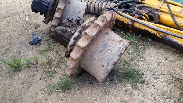 ขายด่วน ตัวเดินHITACHI EX 200-2คู่ละ 150,000