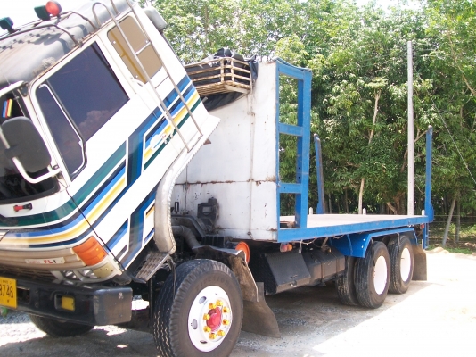 HINO F18 แท้ สภาพสวยมาก เครื่อง  HO7C  185 แรง กระบะพื้นเรียบ สภาพสวย แอร์เย็นช่ำ คัสซีสวยทั้งเส้น ยางเต็ม 10 เส้น