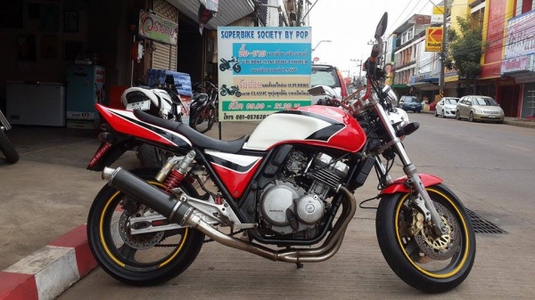 ขายคับ CB400 SUPERFOUR 400 CC ปี1993 เอกสาร อินวอยส์แท้ ปั๊มเบรคหน้าหลัง BREMBOคับ สวยๆเลยคับ ราคา 49500 บาท สนใจติดต่อ 081-0578282 ส่งได้ทั่วไทยคับ POP BIGBIKE SAKONNAKHON