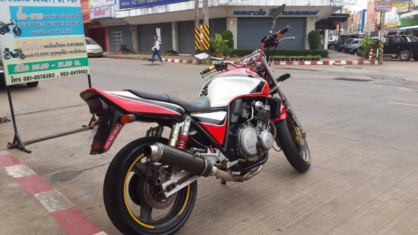 ขายคับ CB400 SUPERFOUR 400 CC ปี1993 เอกสาร อินวอยส์แท้ ปั๊มเบรคหน้าหลัง BREMBOคับ สวยๆเลยคับ ราคา 49500 บาท สนใจติดต่อ 081-0578282 ส่งได้ทั่วไทยคับ POP BIGBIKE SAKONNAKHON