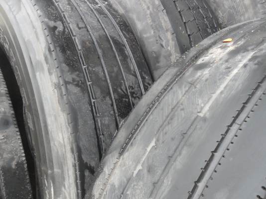 ยาง 11R22.5 สวยๆ เส้นละ 1500 บาท