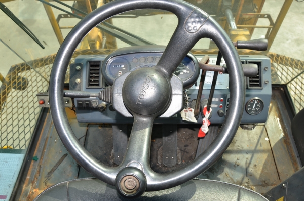 ขาย Toyota 2FDH200 ดีเซล Hino HO6C ออโต้ 20 ตัน ยกสูง 9.8 เมตรสเปซเดอร์