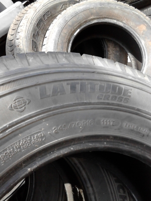 245/70R16 MICHELIN  LATITUDE มีชุด 4 เส้น พึ่งถอดจากแม๊ก  โทร.081-427-3941