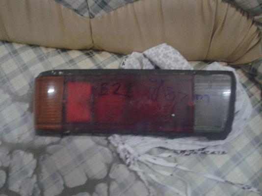 ขายไฟท้ายBMW  E21ข้างขวา400บาท