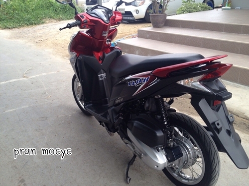 ขายHonda click 125iสีดำเเดง ปี2556