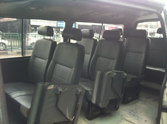 ขายรถตู้ Toyota HIACE ปี 1996 หลังคาเตี้ย สีขาว เครื่อง 2L 2.5 ภายในเบาะหนัง 14นั่ง ล้อแมกซ์  สภาพพร้อมใช้งาน ขายถูกๆ เพียง 79,000บ  สนใจติดต่อ M.086-307-2856