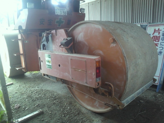 รถบดถนนสามล้อเหล็ก R2