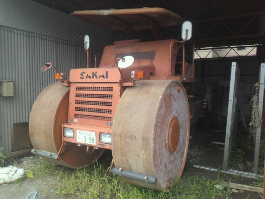 รถบดถนนสามล้อเหล็ก R2