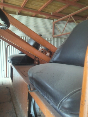 รถบดถนนสามล้อเหล็ก R2