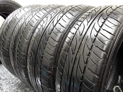 ขายยาง DUNLOP SP SPORT LM703 ปี0813(1ชุด) 215-60-16 ราคา 4,500