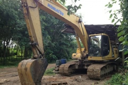 KOMATSU PC200-6 S/N8995ไฟฟ้าครบเอวแน่นช่วงล่าง90\% KOMATSU PC200-6 S/N8995ไฟฟ้าครบเอวแน่นช่วงล่าง90\%