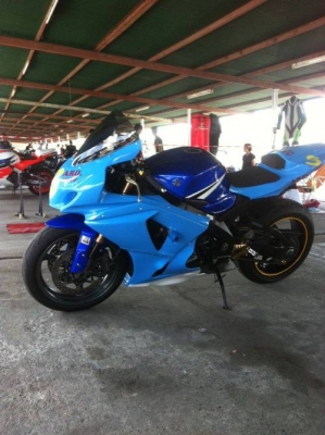 ขายแฟริ่ง Suzuki K9 1 ชุดแยกขายได้ สามารถแปลงใส่ K5 ถึง L3 ขายแฟริ่ง Suzuki K9 1 ชุดแยกขายได้ สามารถแปลงใส่ K5 ถึง L3