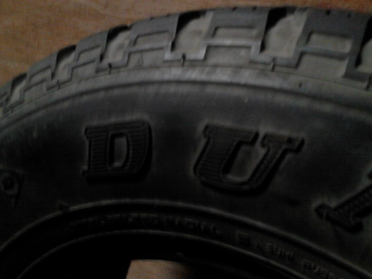 235/70R15  DUNLOP GRANTREK   มี  2  เส้น TEL.081-427-3941