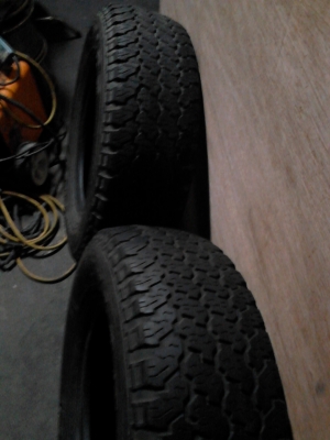 235/70R15  DUNLOP GRANTREK   มี  2  เส้น TEL.081-427-3941