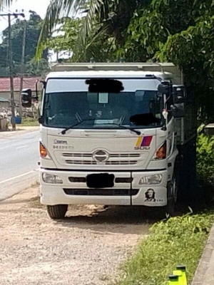 รถฮีโน่ 6 ล้อดั้ม 220 แรงม้า. ปี 56  ( รถวิ่ง 1x,xxx กม. )  สนใจติดต่อ 081 - 6079515