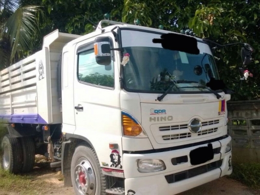 รถฮีโน่ 6 ล้อดั้ม 220 แรงม้า. ปี 56  ( รถวิ่ง 1x,xxx กม. )  สนใจติดต่อ 081 - 6079515