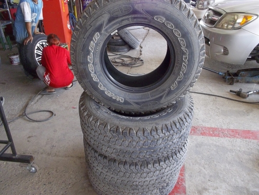 ขายยาง 31x10.5x15  GOODYEA  ปี11  4เส้น ดอกสวยไม่เป็นบั้ง