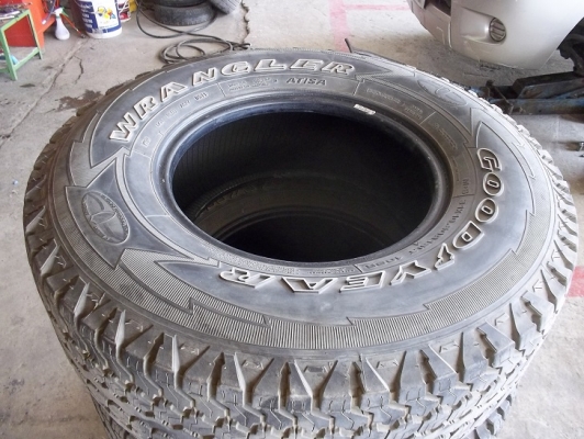 ขายยาง 31x10.5x15  GOODYEA  ปี11  4เส้น ดอกสวยไม่เป็นบั้ง