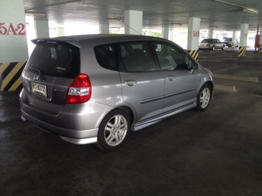 ขาย honda jazz ปี 2004 auto