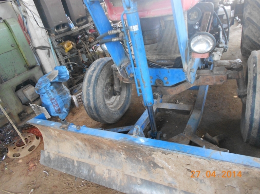 ขายรถไถแมสซี่ 165 สภาพพร้อมใช้งาน สโพกหลังเหลี่ยม มีใบมีดดัน พร้อมผาน7  1ชุด ใช้งานได้ทันทีไม่ต้องซ่อมราคาถูกๆ