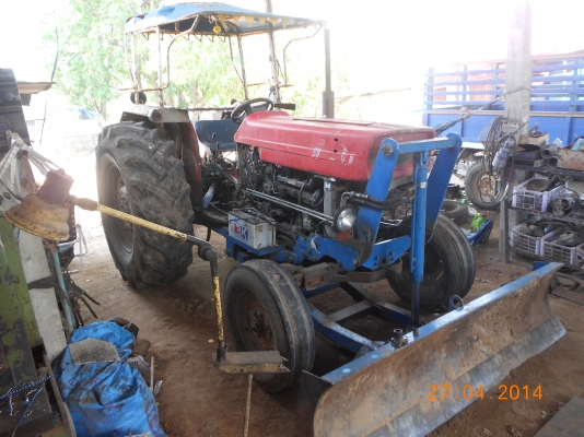 ขายรถไถแมสซี่ 165 สภาพพร้อมใช้งาน สโพกหลังเหลี่ยม มีใบมีดดัน พร้อมผาน7  1ชุด ใช้งานได้ทันทีไม่ต้องซ่อมราคาถูกๆ