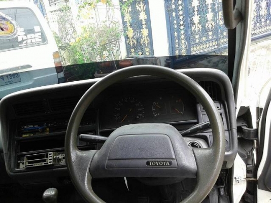 ขายรถตู้ Toyota หัวจรวด รถวิ่งดี เบาะครบ พร้อมใช้งานครับ