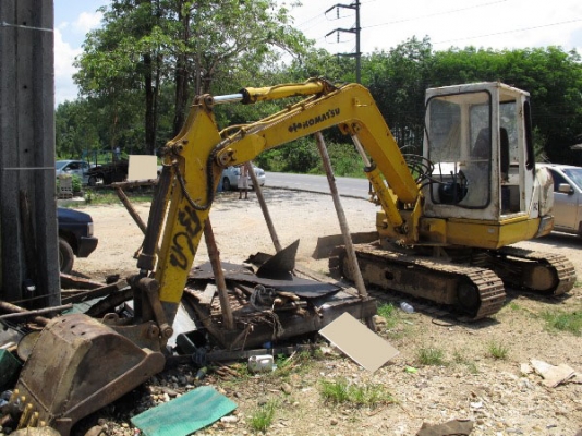 รถแบคโฮ Komatsu PC40-3