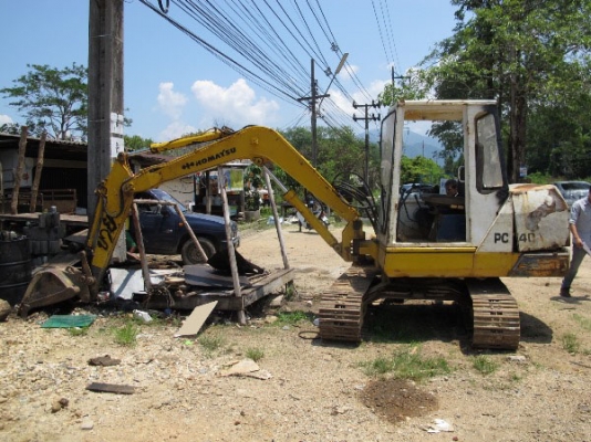 รถแบคโฮ Komatsu PC40-3
