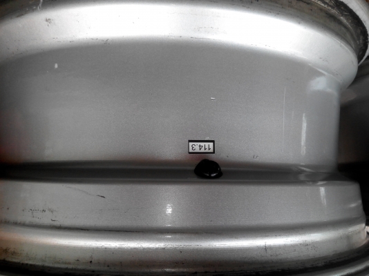 VIP 18-5-114กว้าง8" หน้าตื้น ออฟ45 หลังลึกออฟ40ขอบเลส สีเดิมๆมีรอยนิดเดียว โดยรวมแล้วสวยเลยครับท่านใดหาอยู่ไม่ผิดหวัง ไม่มีซ่อม ขาย7900 โทรเลย 0898128457 ดูของได้ที่ คลอง2 คลองหลวง ซ.บงกช11 https://www.facebook.com/profile.php?id=100006231031308