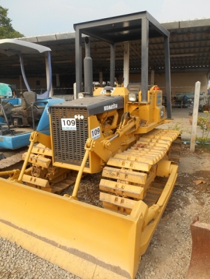 3 พ.ค 57 ยิ่งใหญ่กว่าเดิม งานประมูลเครื่องจักรกลการเกษตรมือสองที่ใหญ่ที่สุด