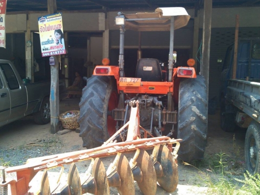 รถไถคูโบต้า m9000  อุปกรณ์ตัวดันหน้าฐานหก  พร้อมใช้งาน