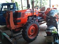 รถไถคูโบต้า m9000  อุปกรณ์ตัวดันหน้าฐานหก  พร้อมใช้งาน